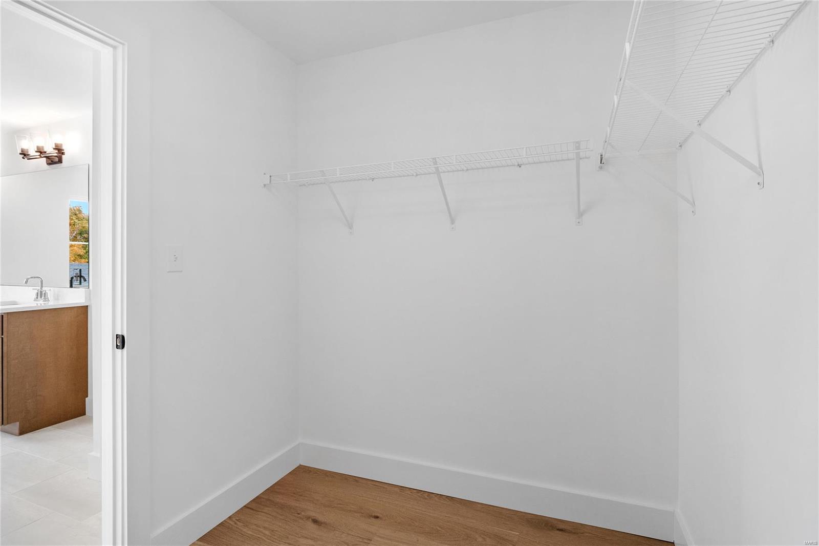 6927 Sutherland Avenue Property Photo 36
