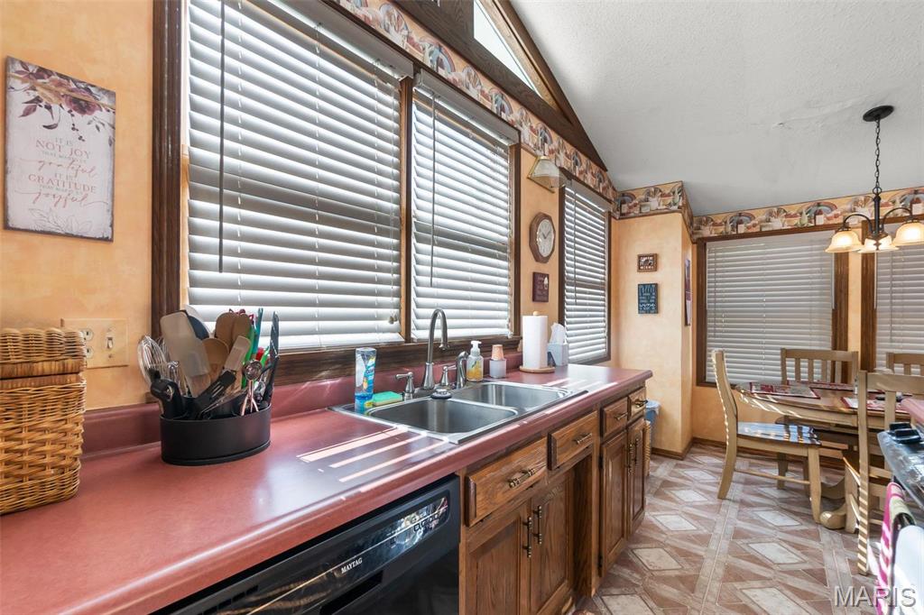 2230 Kent Drive Property Photo 14