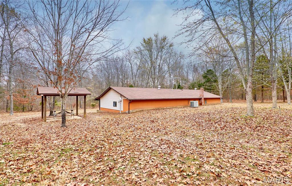 10994 Webster Road Property Photo 7