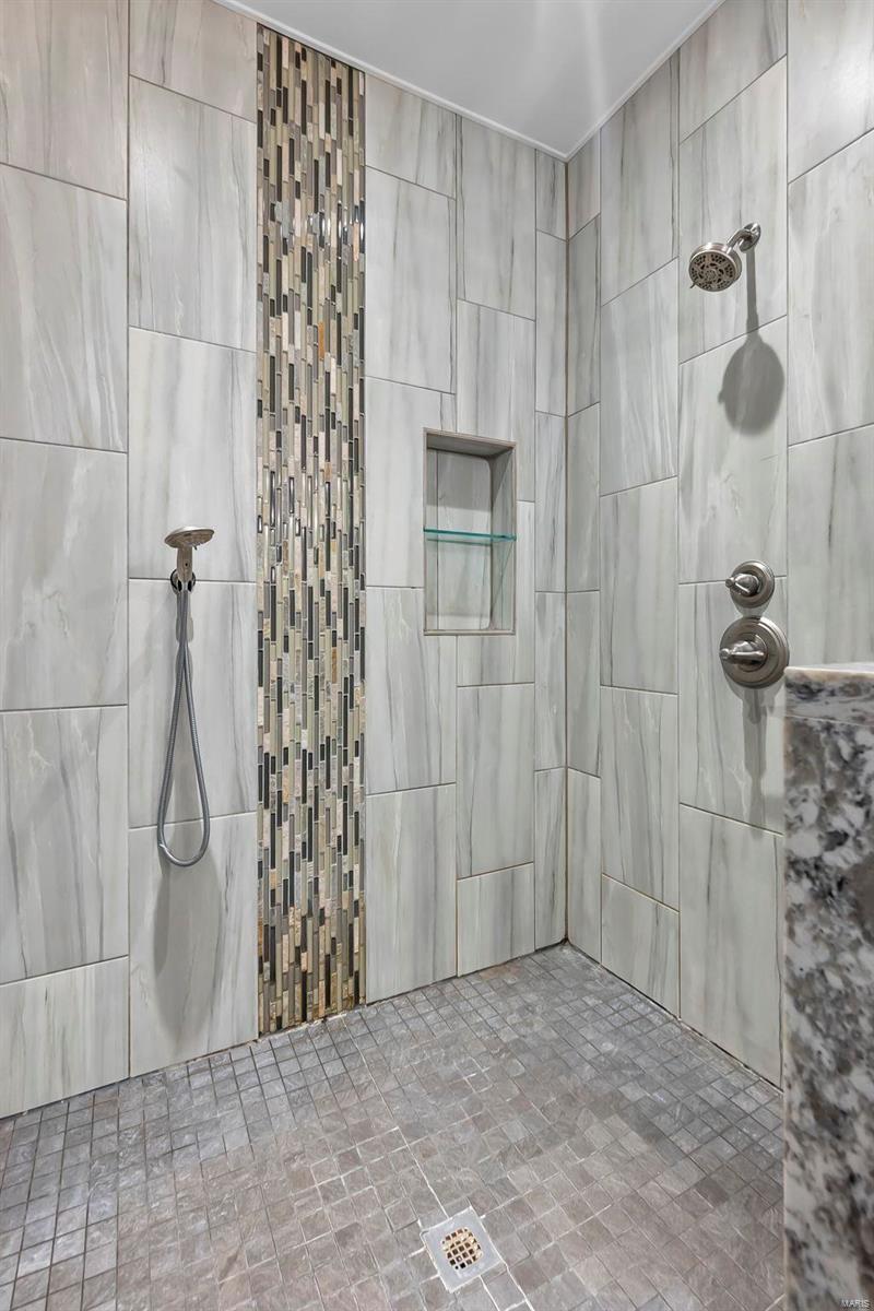 1940 Flad Avenue Property Photo 21