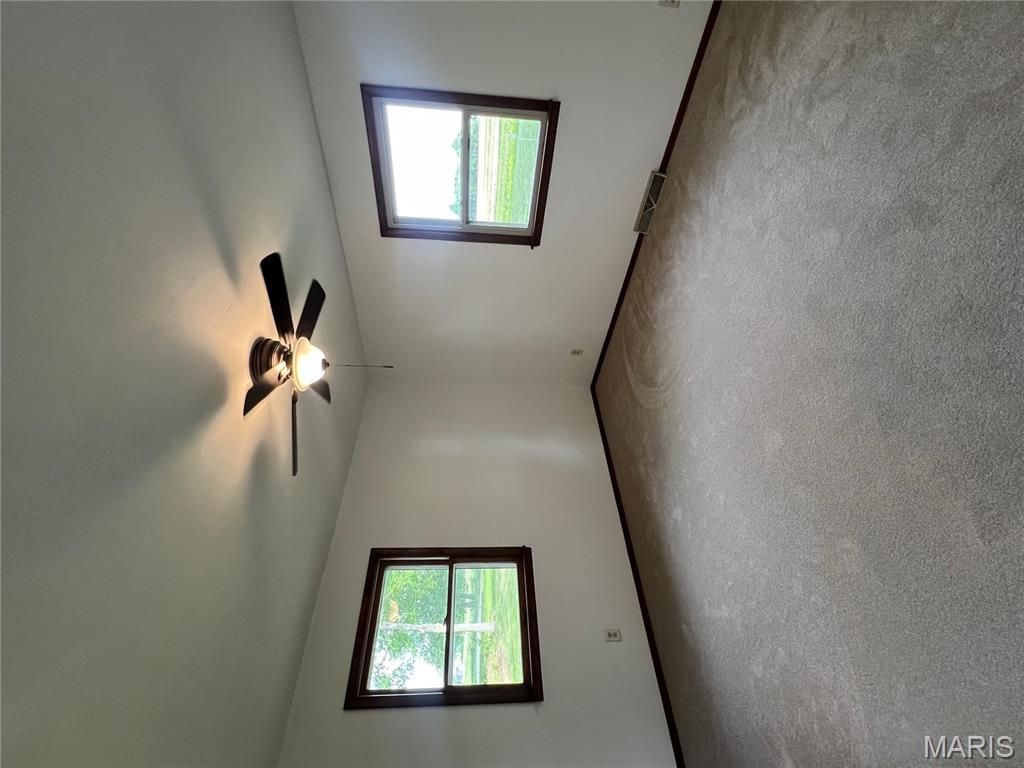 15274 Highway C Property Photo 9