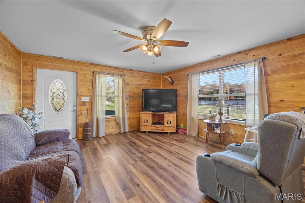 9136 Beach Drive Property Photo 4