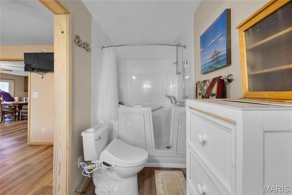 9136 Beach Drive Property Photo 14