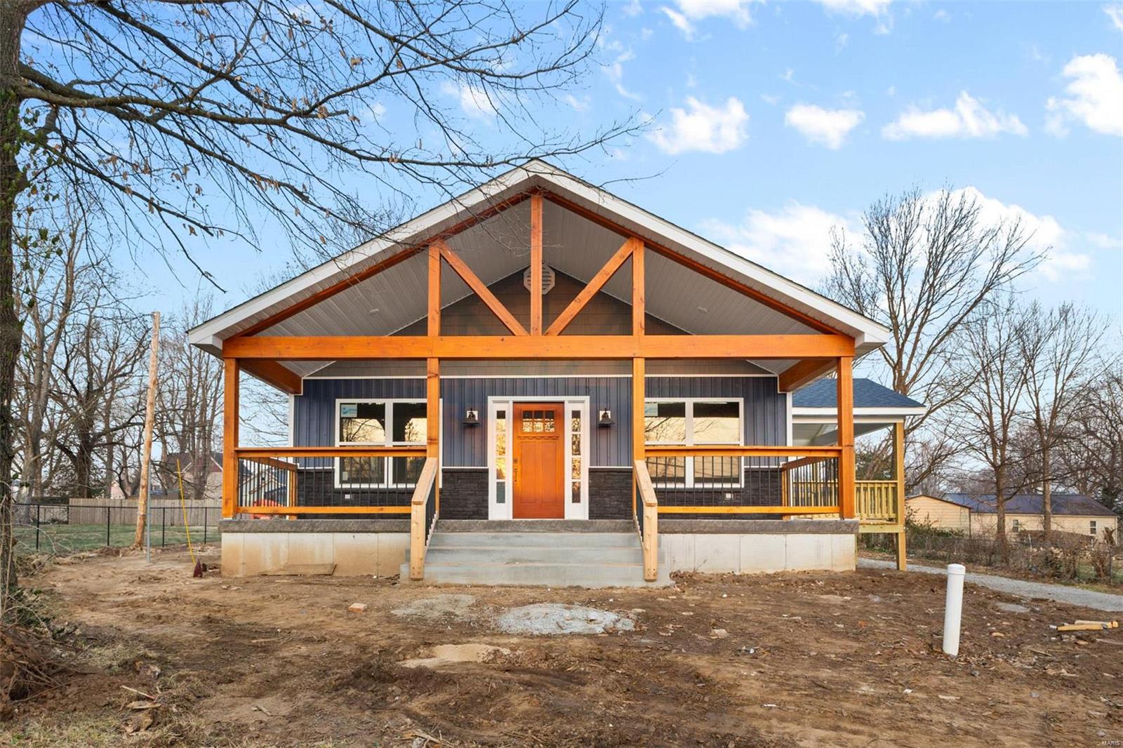 407 Middle Street Property Photo 1