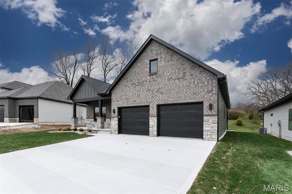 6307 Welby Ct. Property Photo 4
