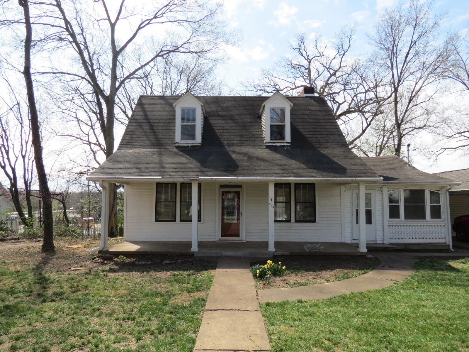 204 E Wayne St Property Photo 1