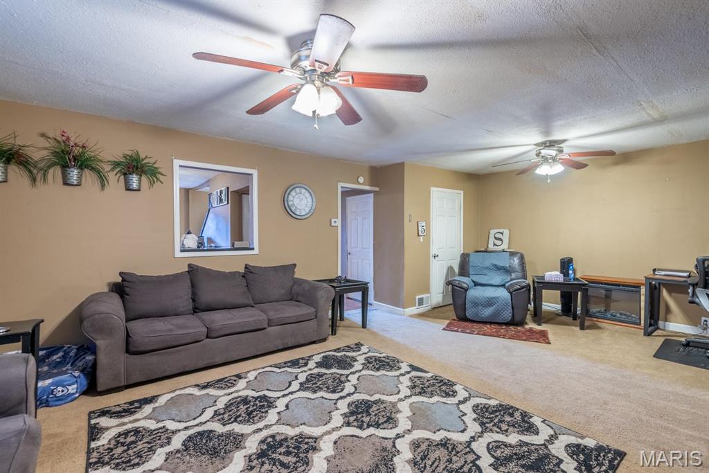 156 W Holden Avenue Property Photo 2