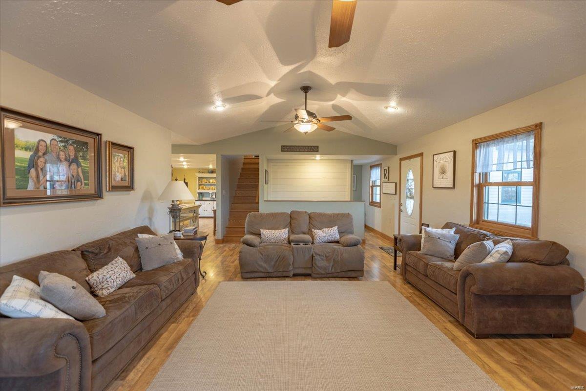 13438 Yy Hwy Property Photo 4