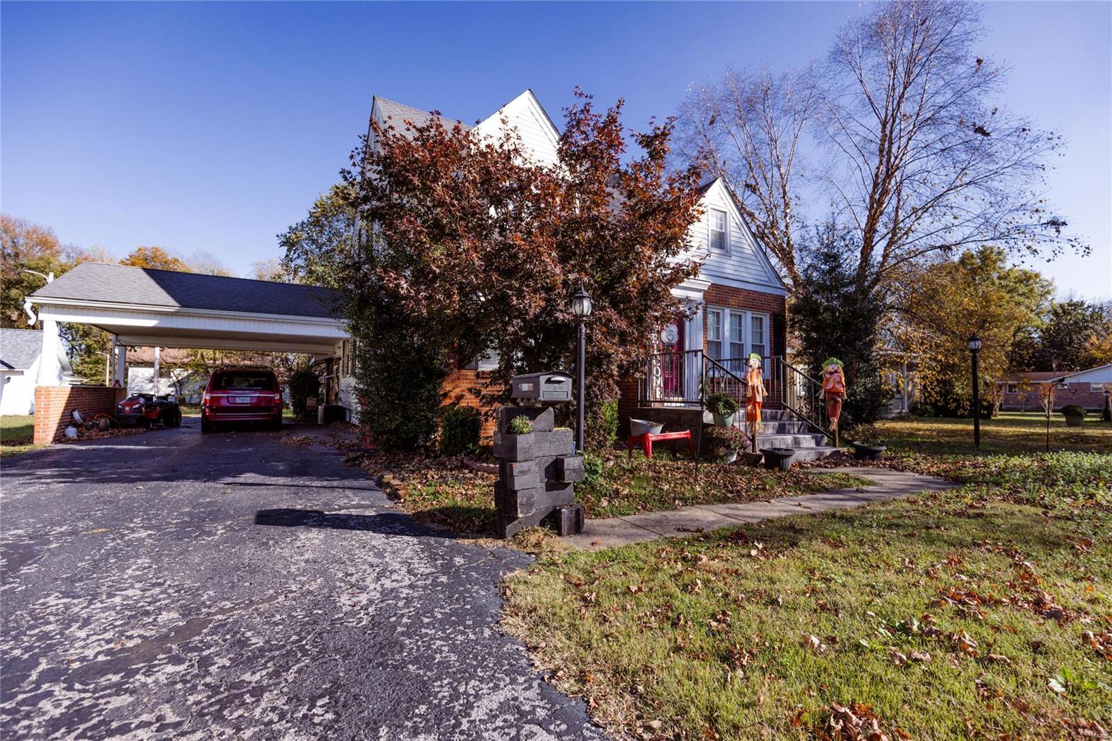 1040 North Kingshighway Property Photo 5