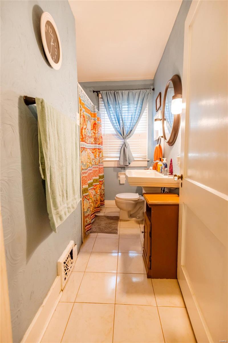 1040 North Kingshighway Property Photo 17