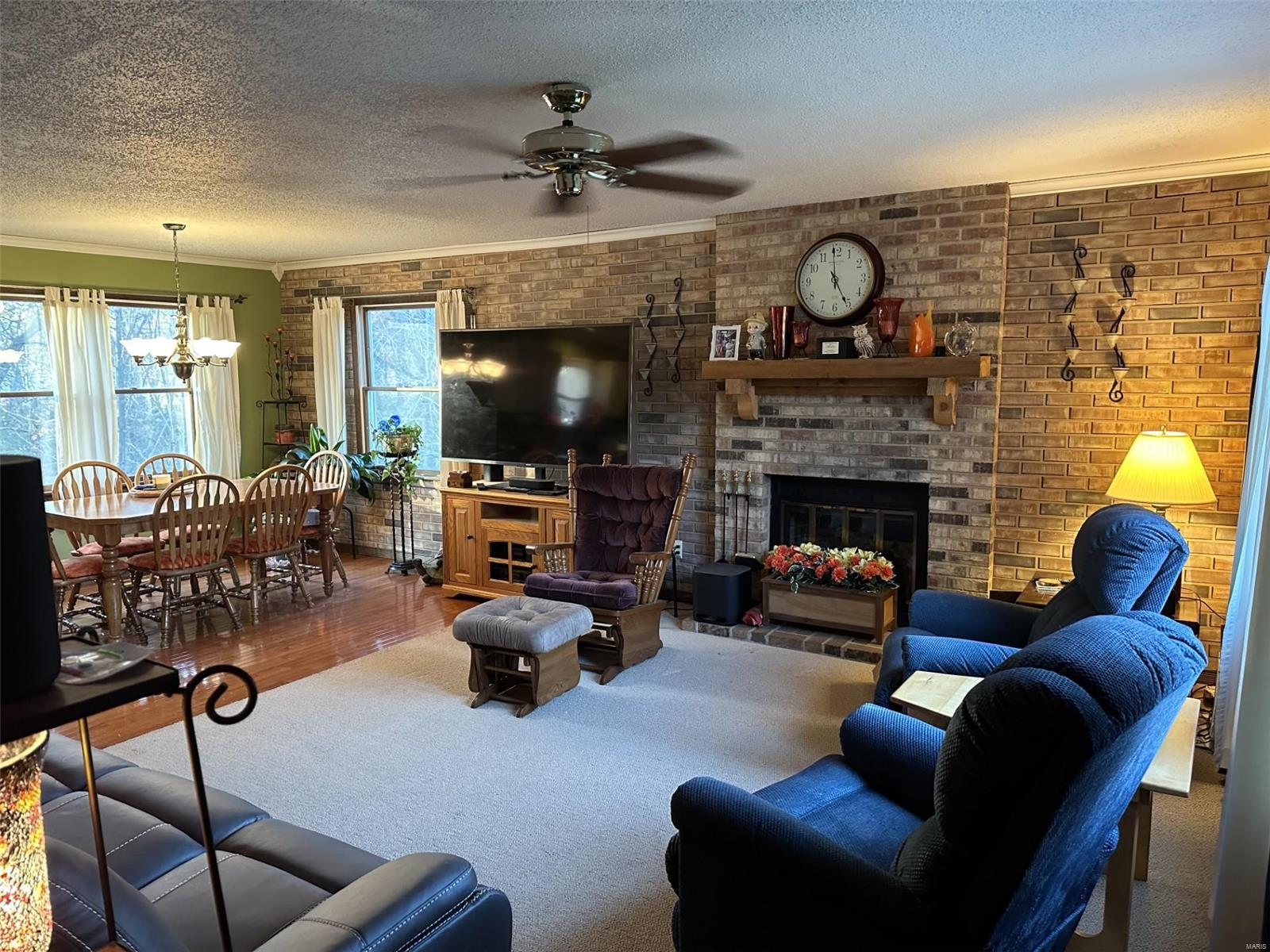 25 Whispering Oaks Drive Property Photo 6