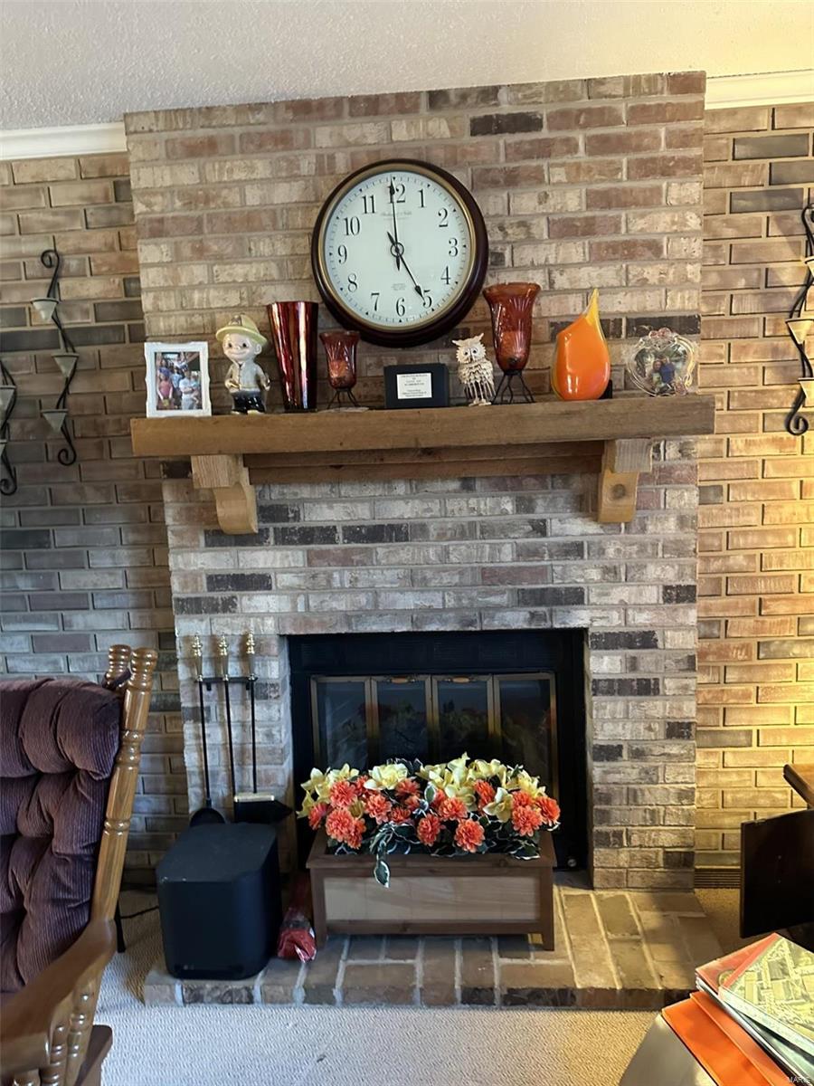 25 Whispering Oaks Drive Property Photo 7