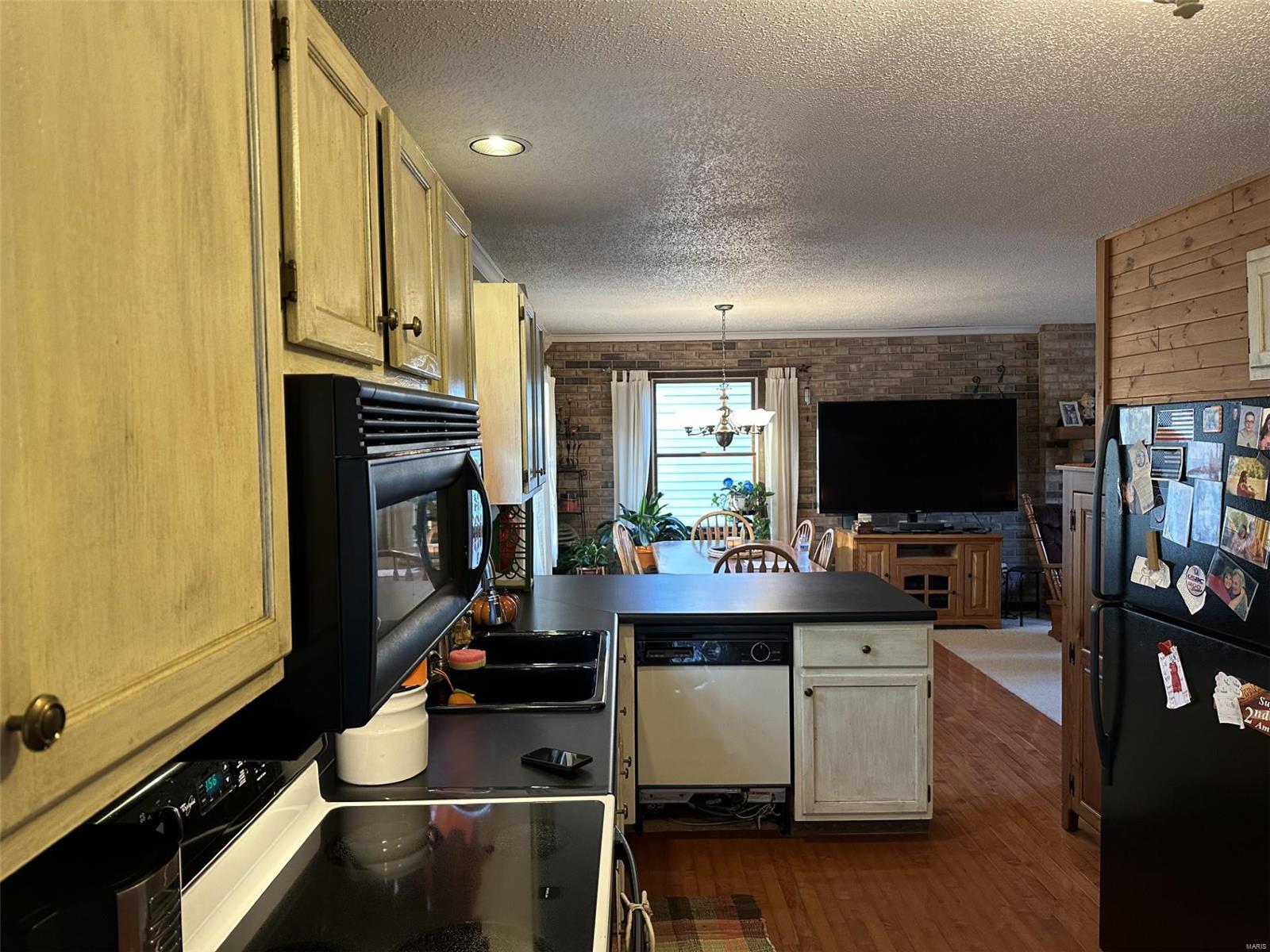 25 Whispering Oaks Drive Property Photo 12