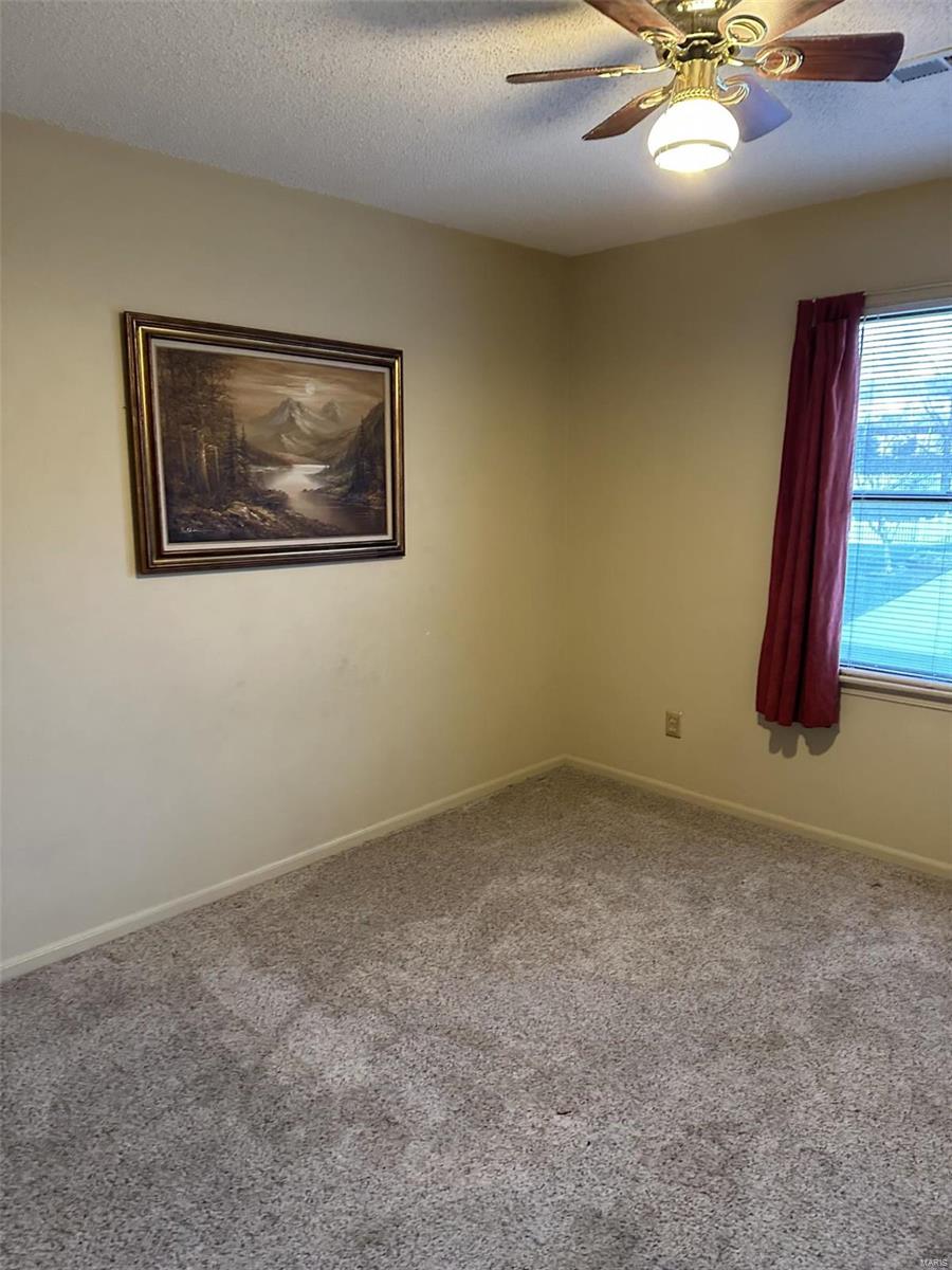 25 Whispering Oaks Drive Property Photo 31