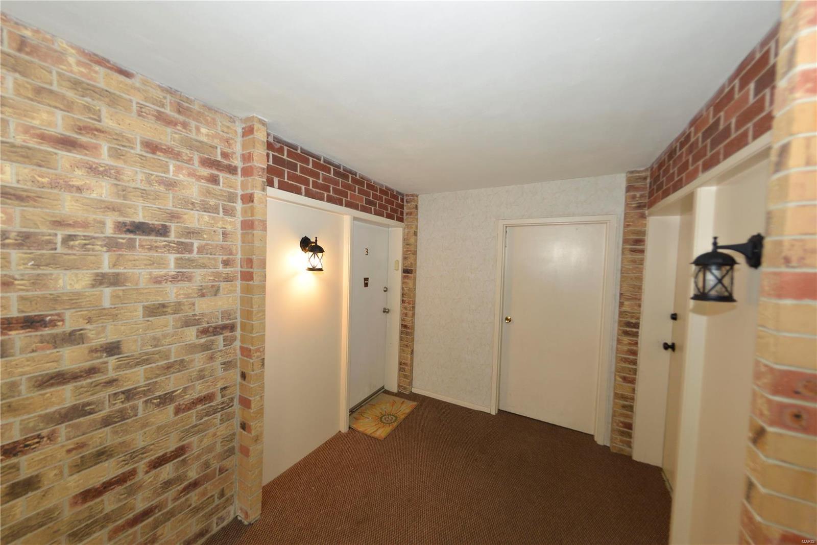 10387 Forest Brook Lane B Property Photo 5