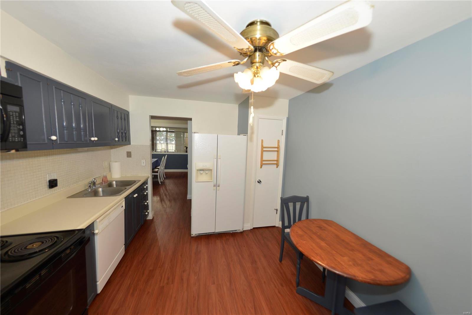 10387 Forest Brook Lane B Property Photo 8