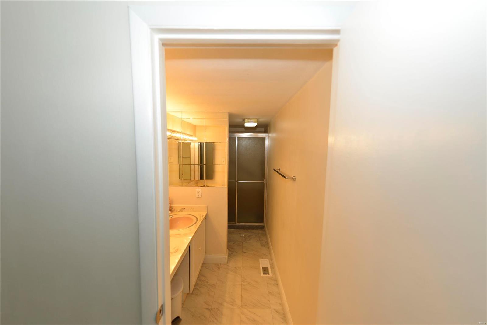 10387 Forest Brook Lane B Property Photo 15