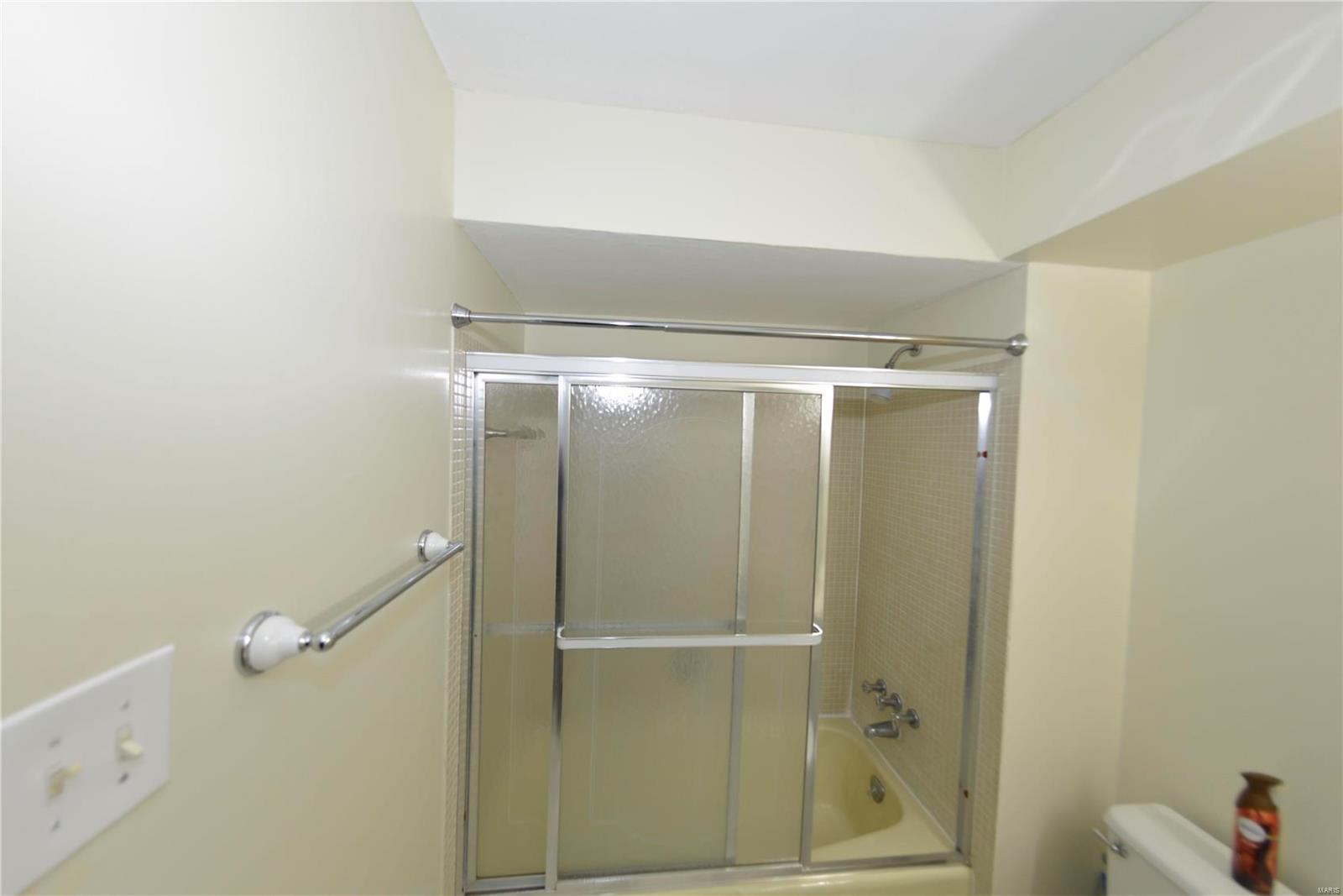 10387 Forest Brook Lane B Property Photo 18
