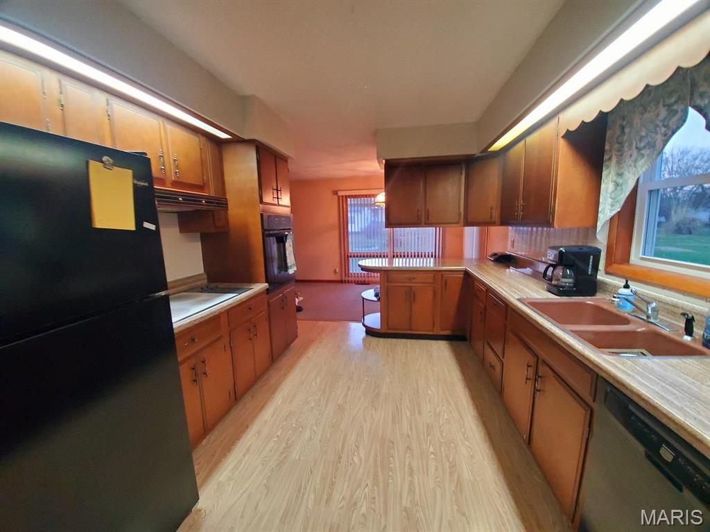 102 W Quincy Street Property Photo 4