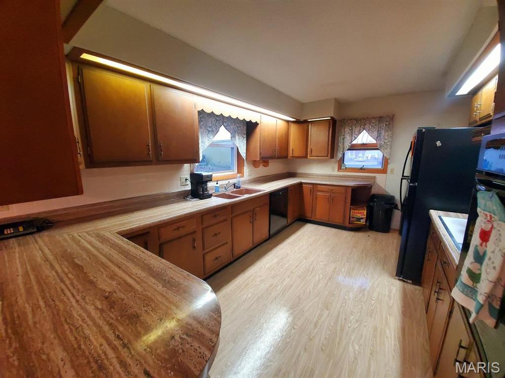102 W Quincy Street Property Photo 6