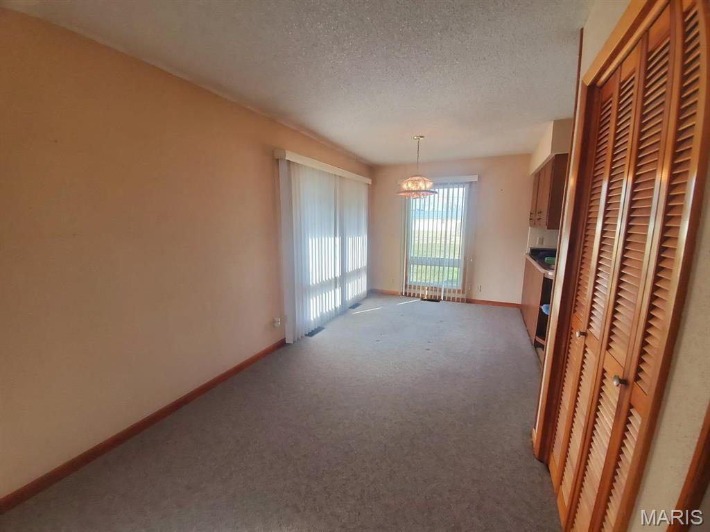 102 W Quincy Street Property Photo 12
