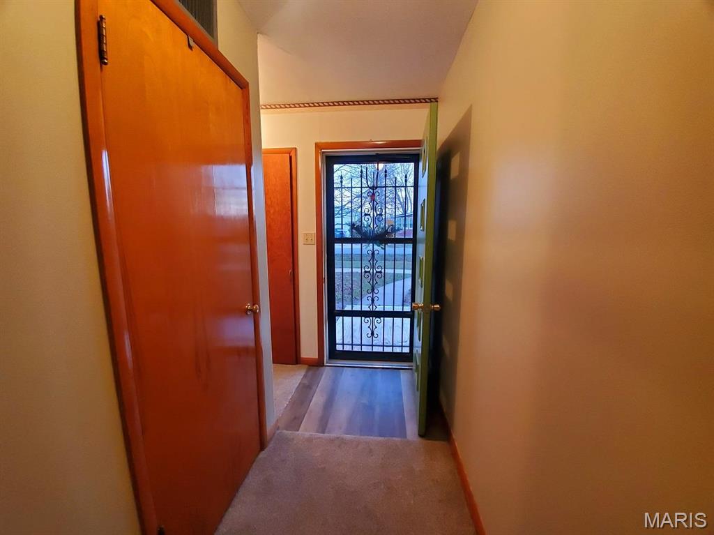 102 W Quincy Street Property Photo 17