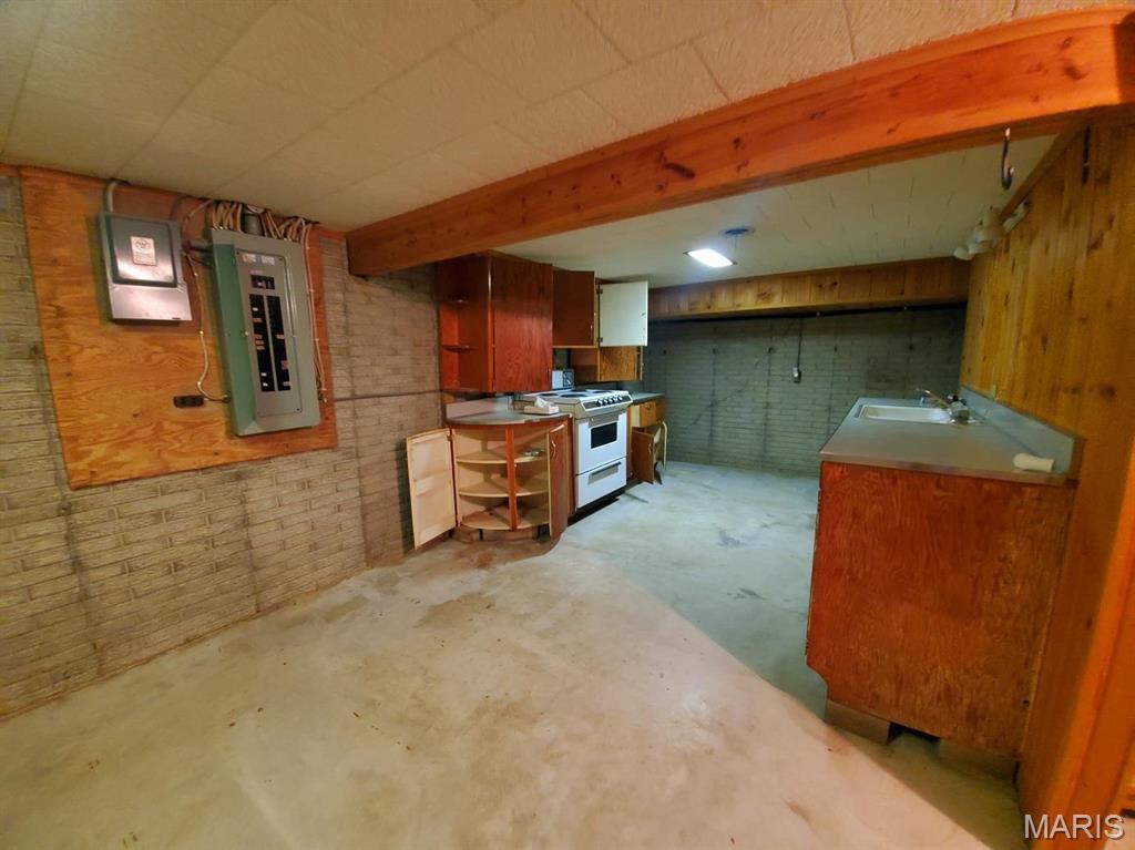 102 W Quincy Street Property Photo 24