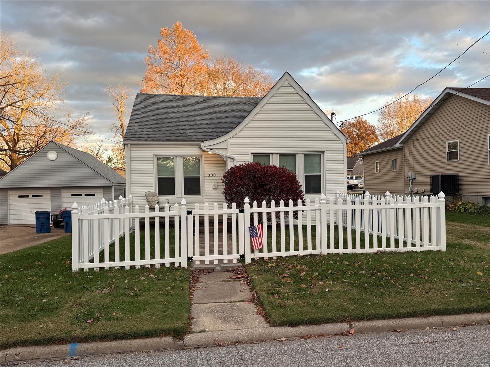 300 Collinsville Avenue Property Photo 1