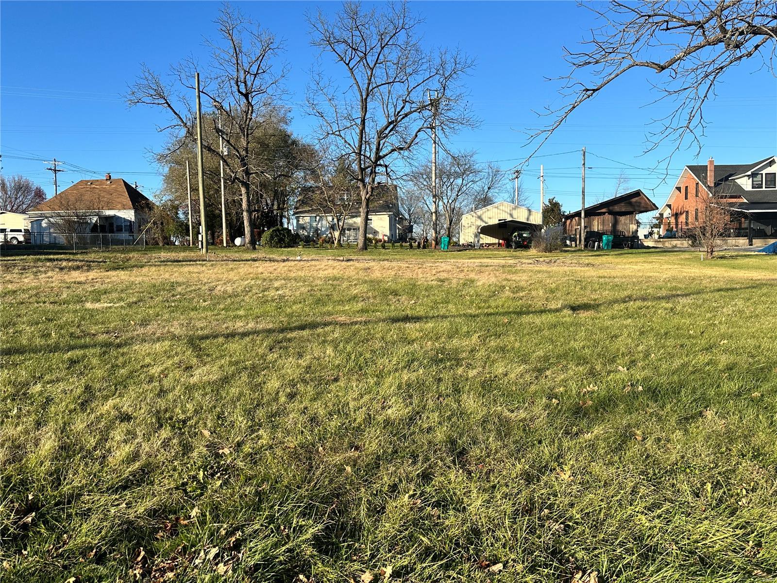 217 E Rosebud Ave Property Photo 3