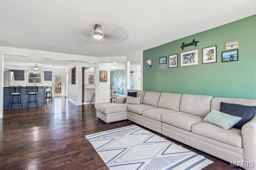 825 Cimarron Circle Property Photo 10