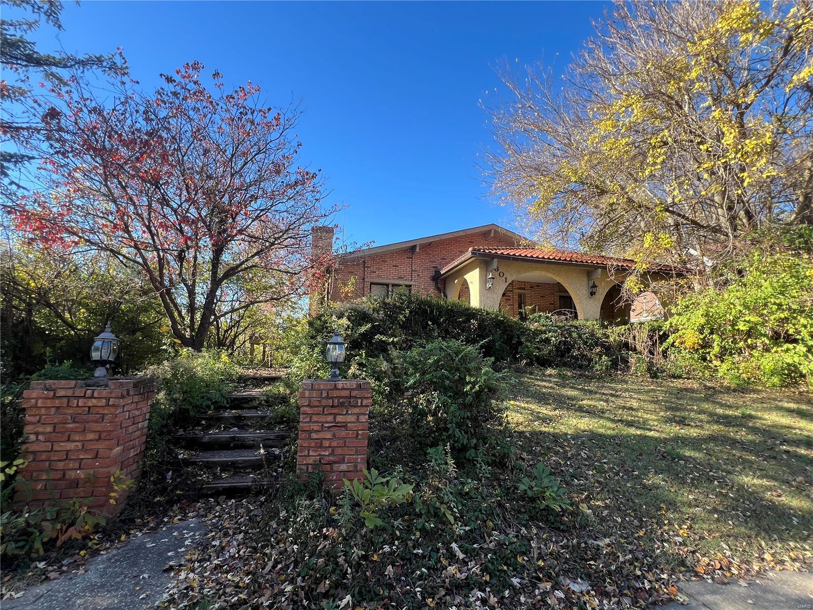 601 N Benton Avenue Property Photo 1