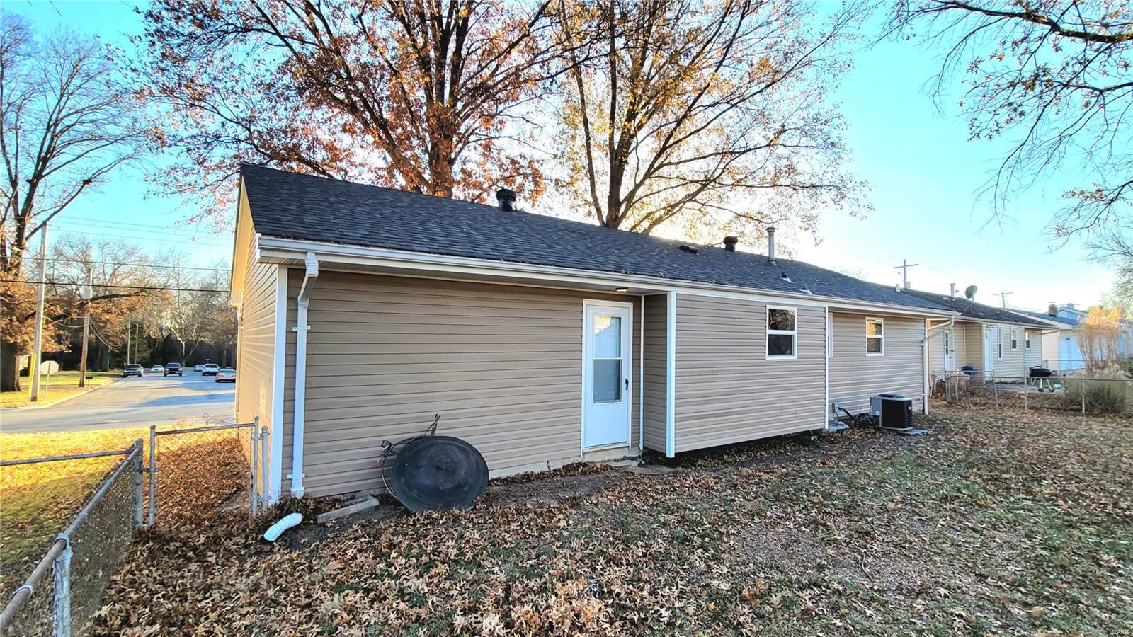 623 E 8th Street Property Photo 4