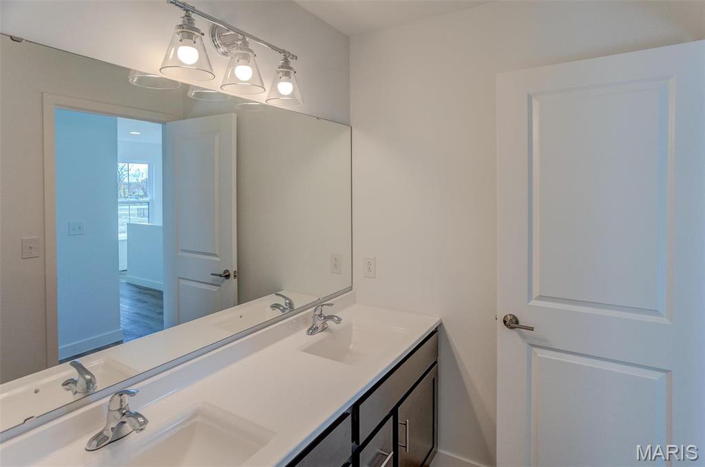 1637 Lansdowne Park Dr Property Photo 47