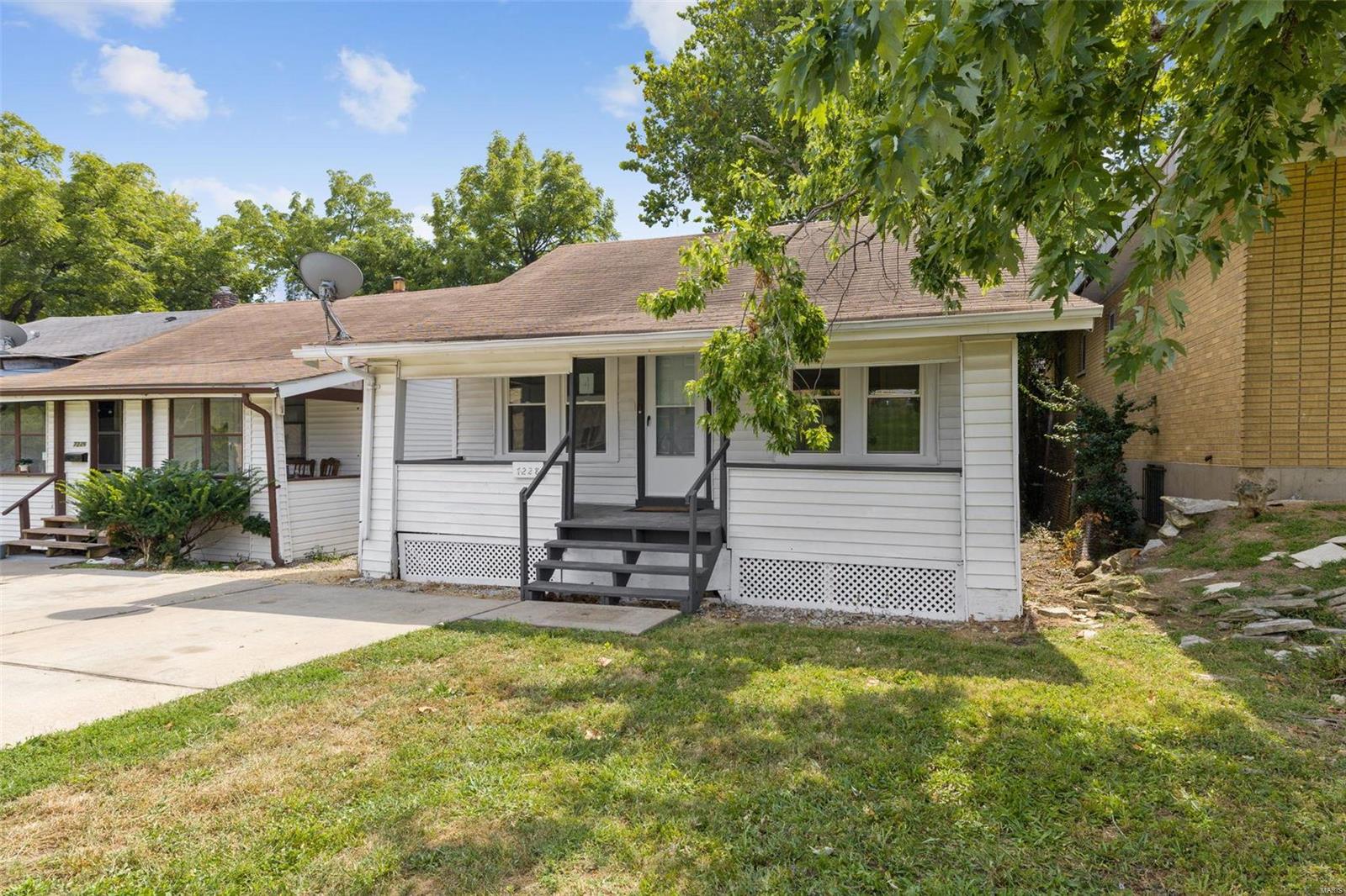 7228 Page Avenue Property Photo