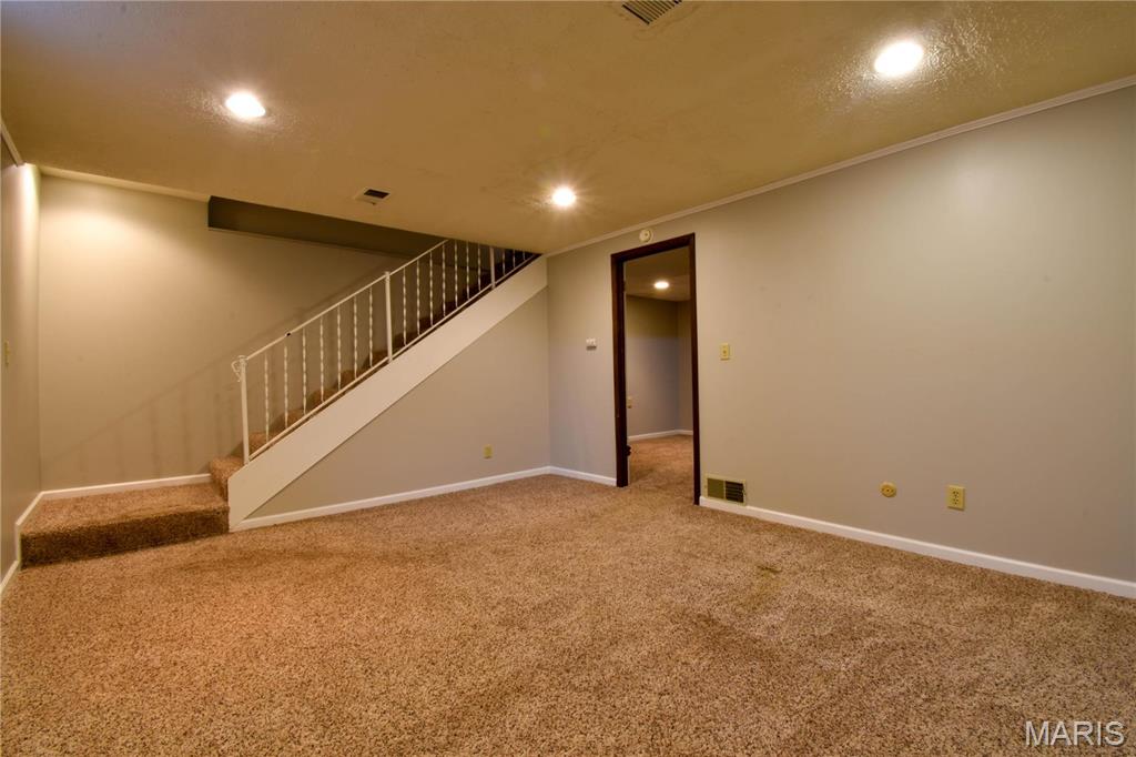 1103 Hampton Court Property Photo 4