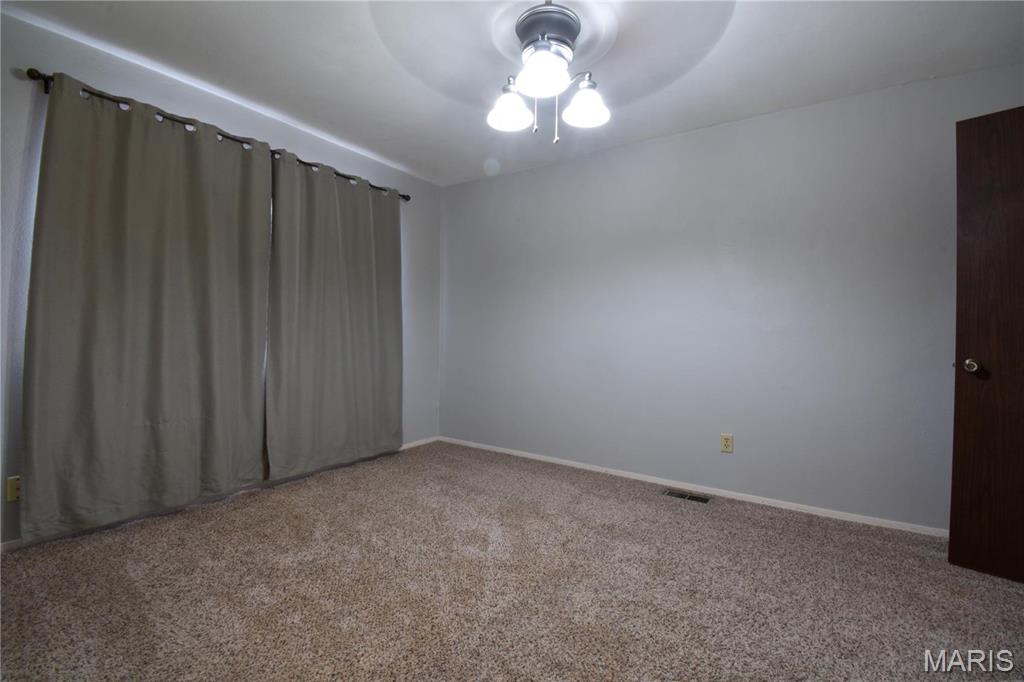 1103 Hampton Court Property Photo 17