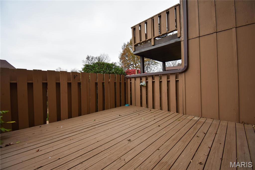 1103 Hampton Court Property Photo 25