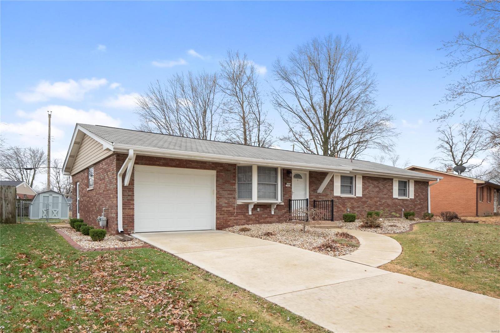 224 Lakeland Boulevard Property Photo
