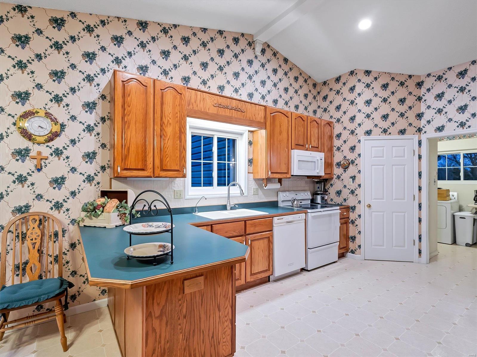 5128 Country Club Drive Property Photo 13