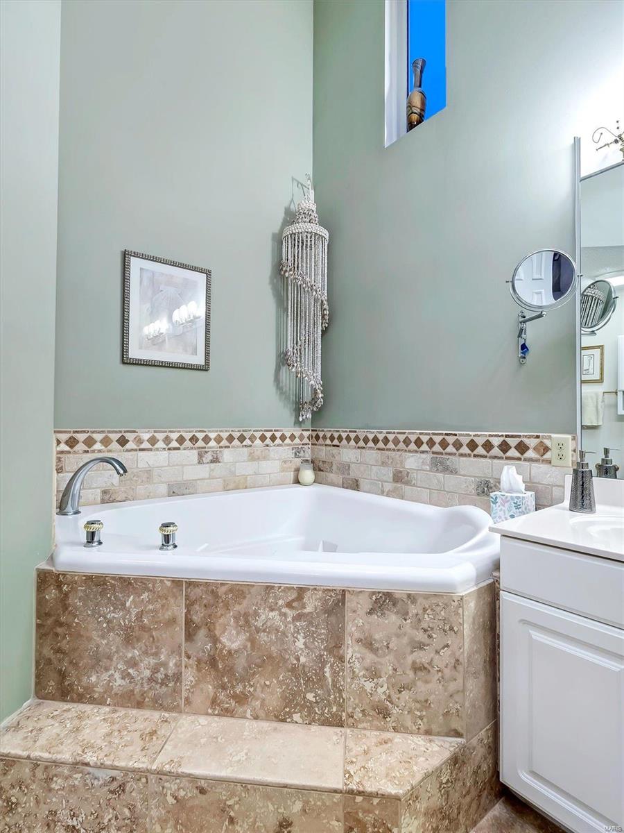 5128 Country Club Drive Property Photo 22
