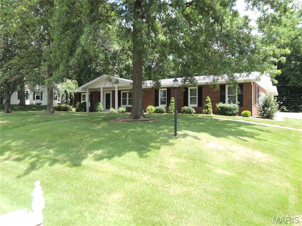 5 Spring Hill Drive Property Photo 2