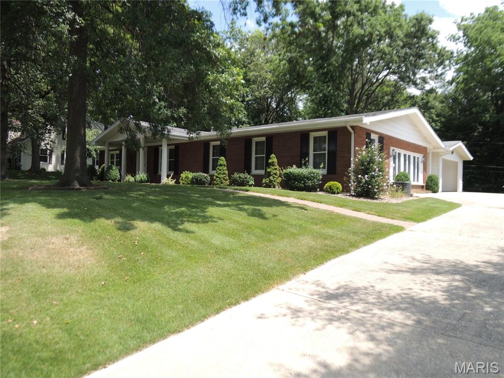 5 Spring Hill Drive Property Photo 3