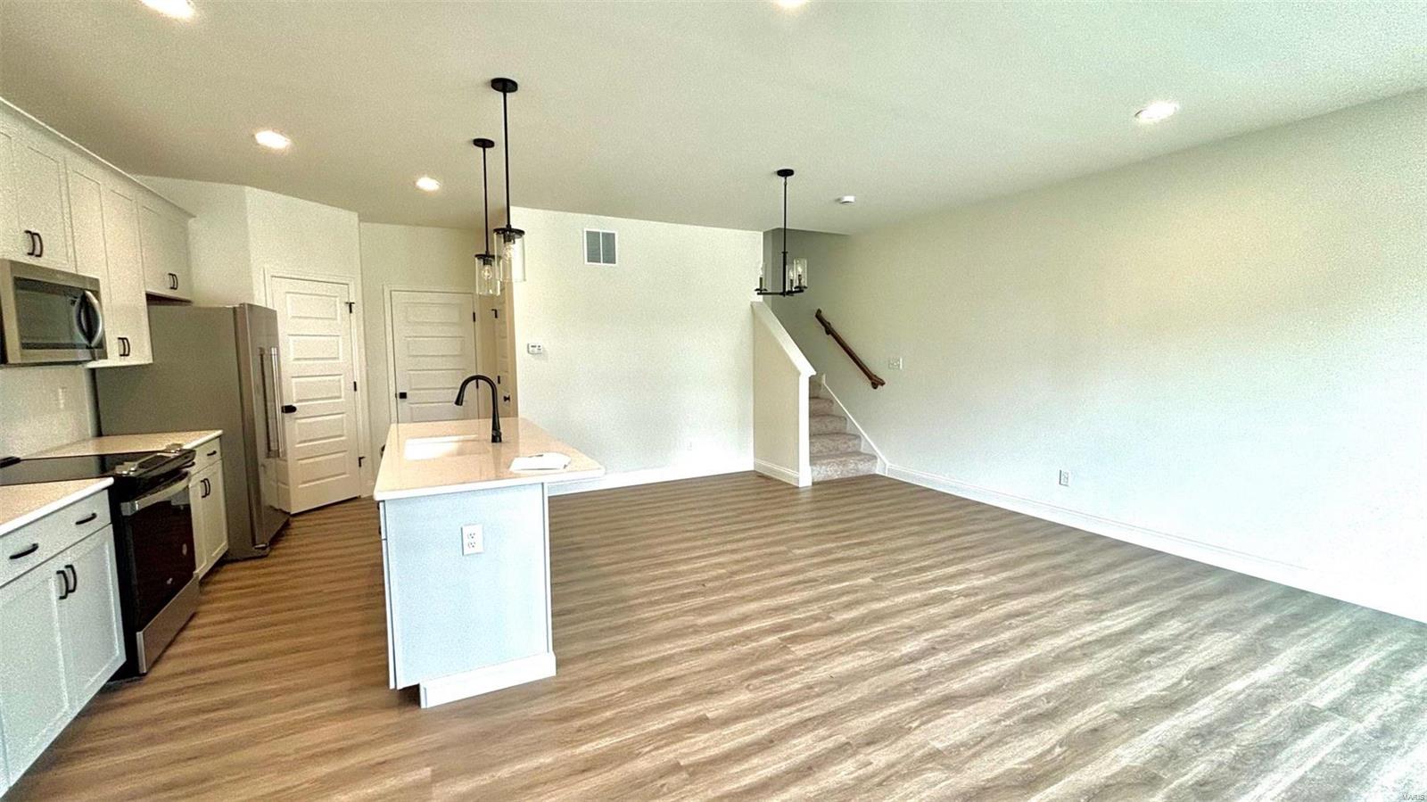 2709 South Old Highway 94 27 Property Photo 5