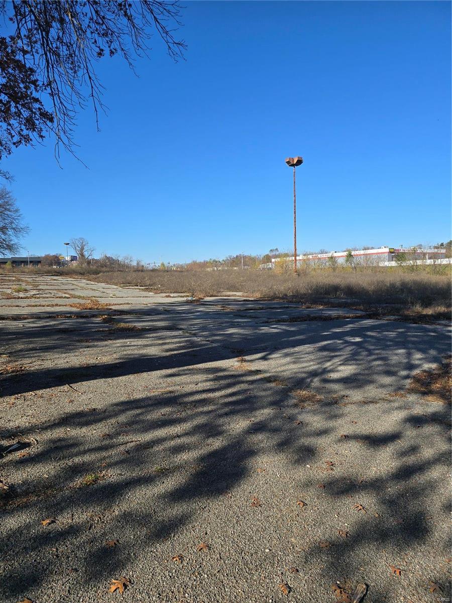 2704 Claire Avenue Property Photo 1
