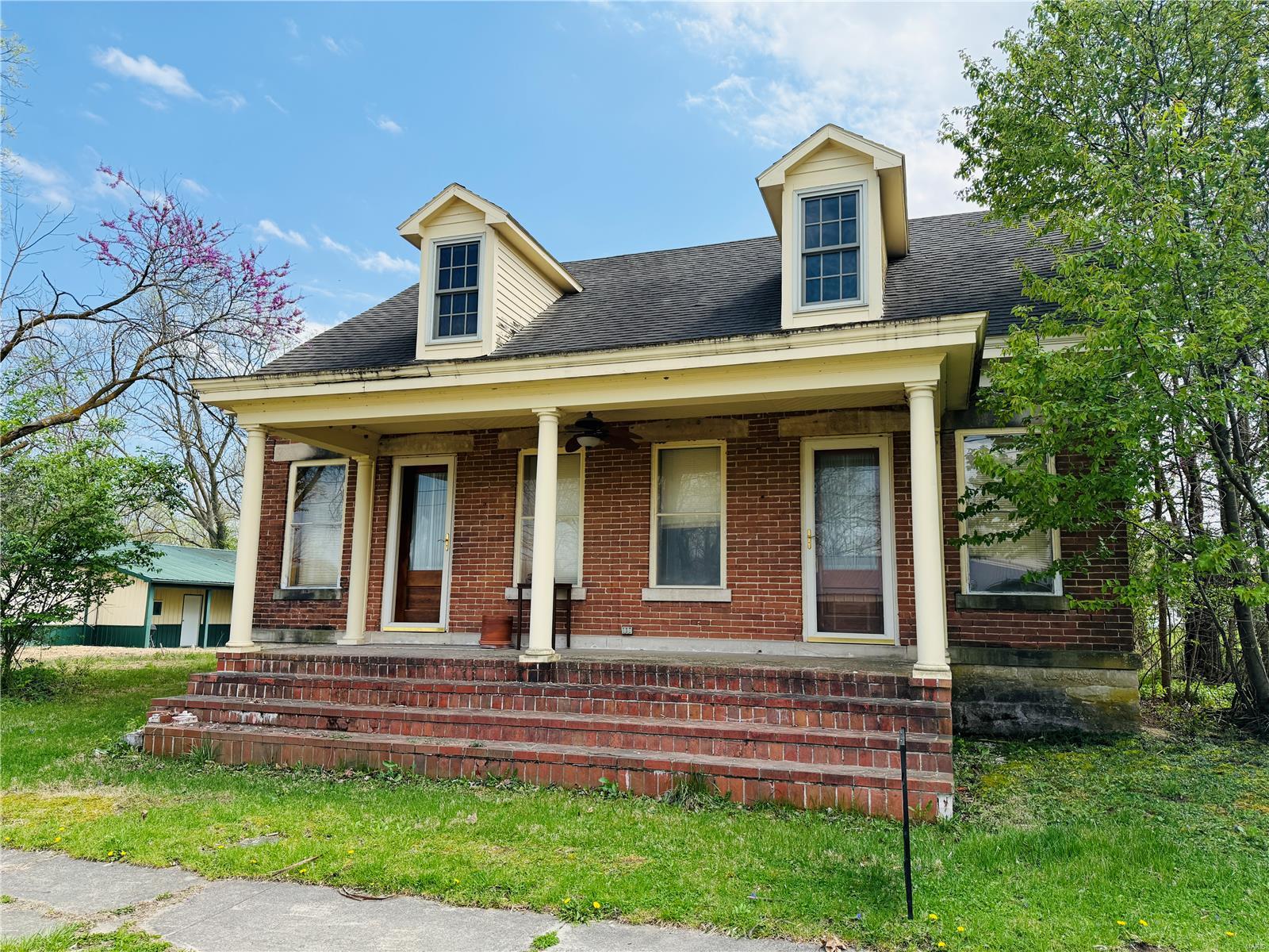 315 E Madison Street Property Photo