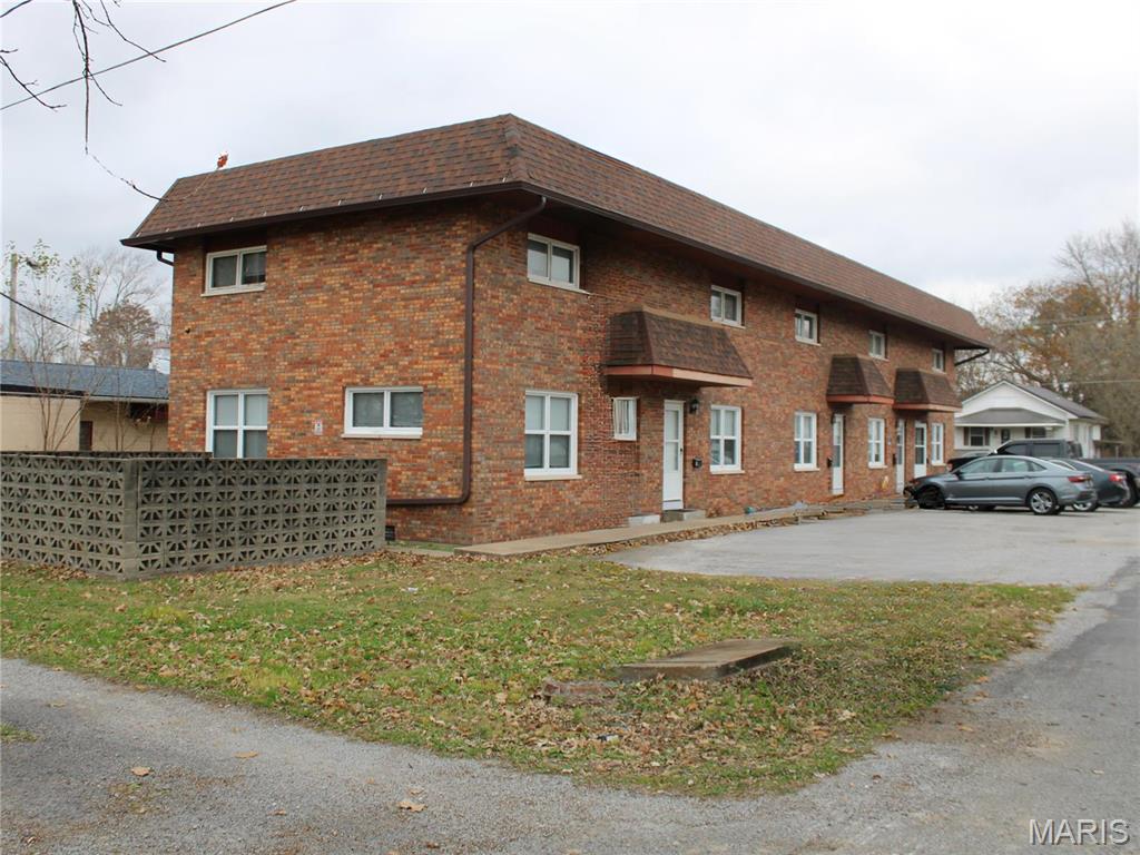 419 W Main St