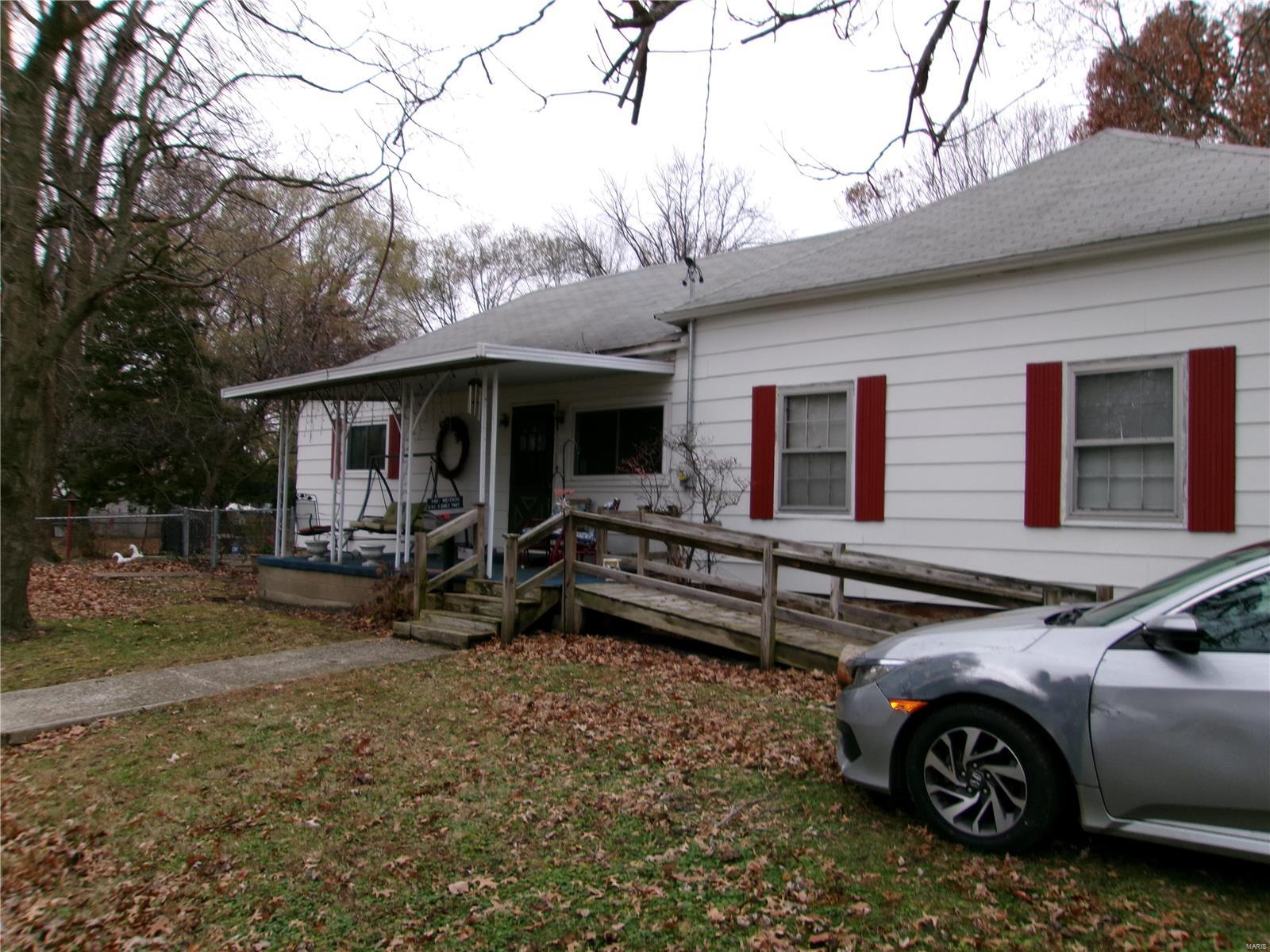 843 S Chestnut Street Property Photo 2