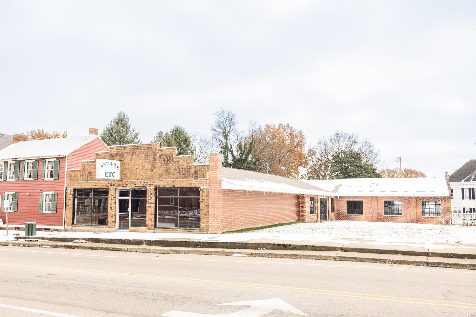 108 E Saint Louis Street Property Photo