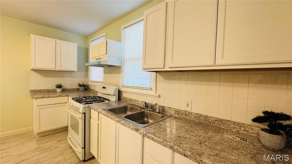 6113 Grimshaw Avenue Property Photo 12