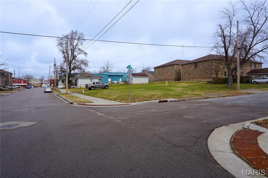 400 N Oak Street Property Photo 1